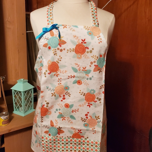 APRONS - Picture 11 of 16